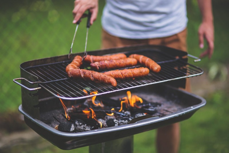 Sezon w pełni. Jak wybrać idealny grill?